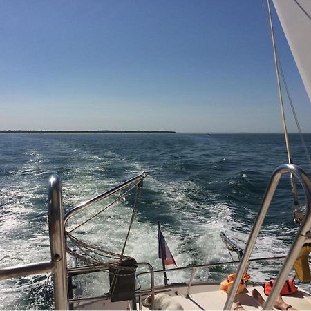 Отель Bateau Atypique Yacht La Rochelle Ла-Рошель Экстерьер фото
