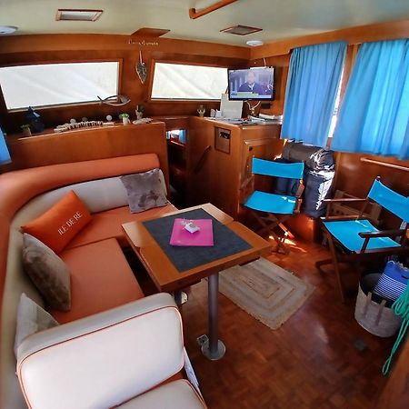 Отель Bateau Atypique Yacht La Rochelle Ла-Рошель Экстерьер фото