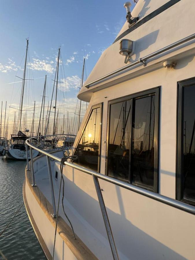 Отель Bateau Atypique Yacht La Rochelle Ла-Рошель Экстерьер фото