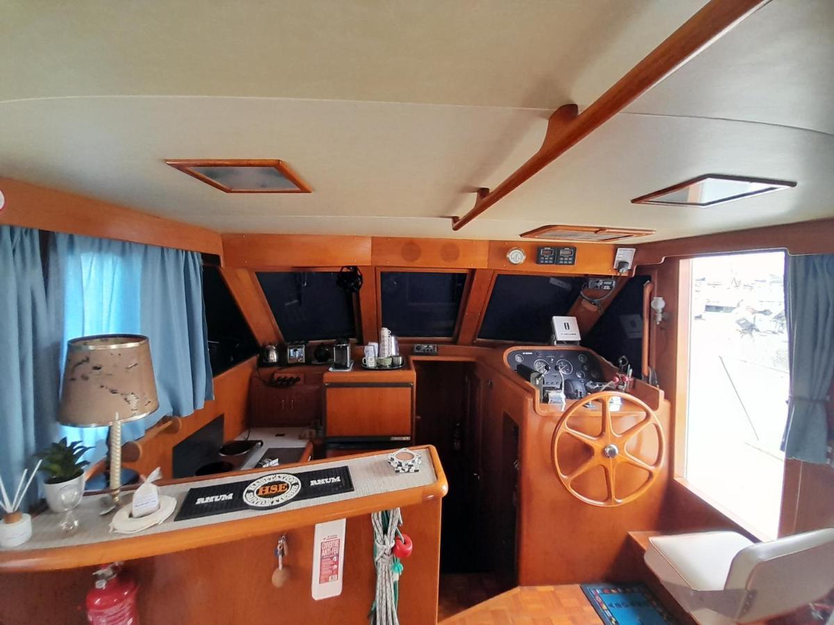 Отель Bateau Atypique Yacht La Rochelle Ла-Рошель Экстерьер фото